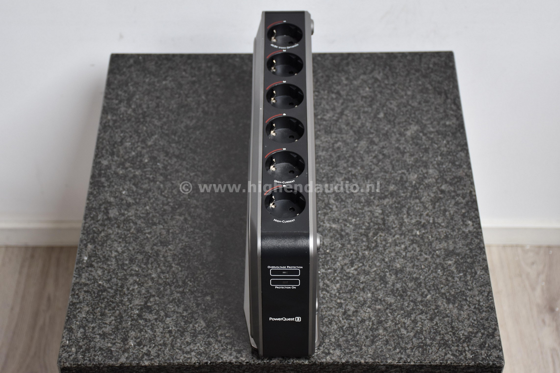 Audioquest-PowerQuest2-19J601473-top_wm