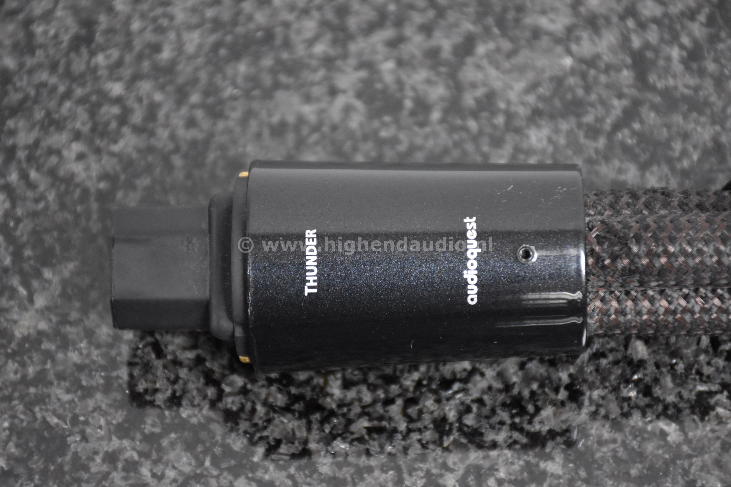 Audioquest-Thunder-1m-detail3_wm