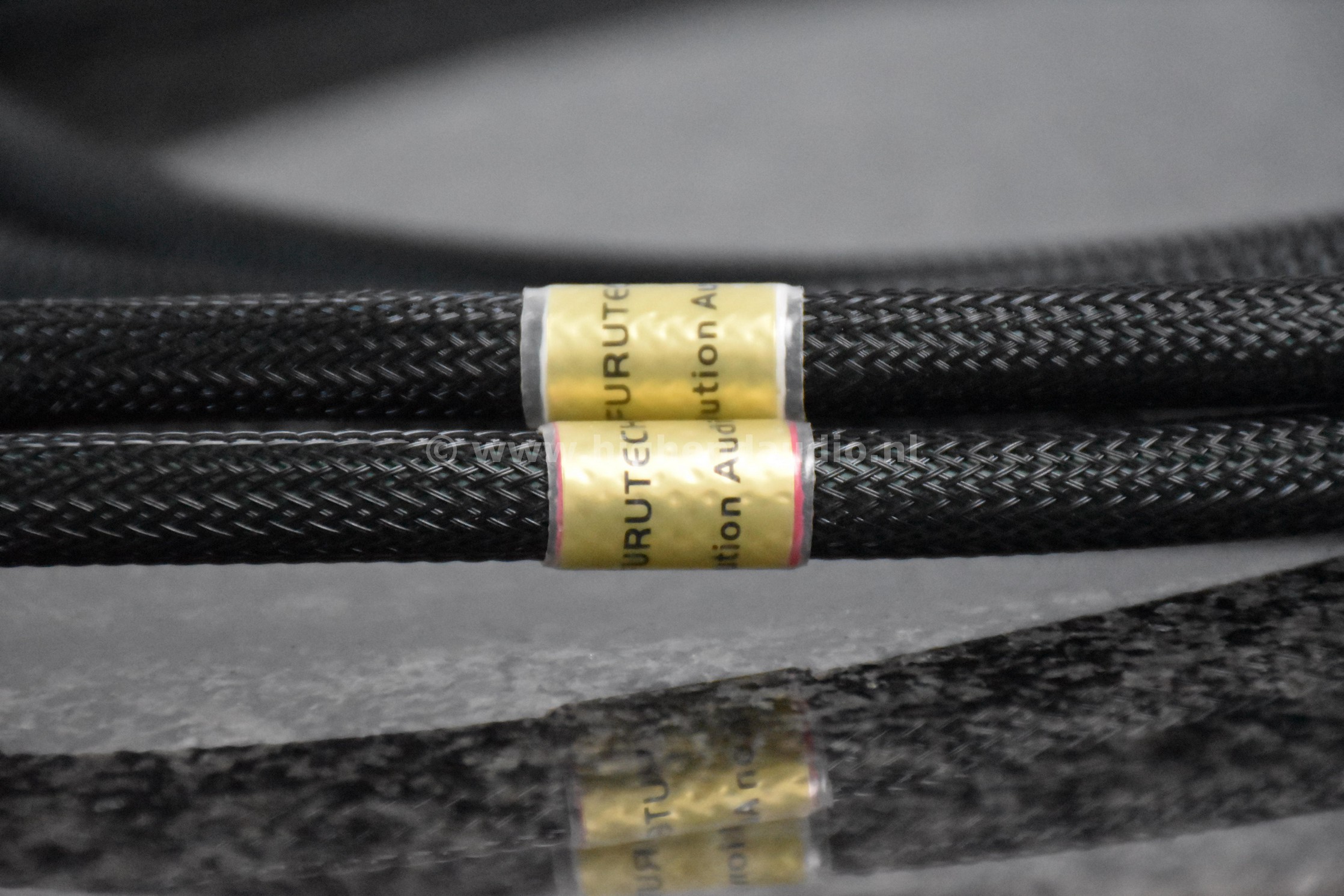 Furutech-EvolutionAudioII-RCA-1,2m-detail3_wm