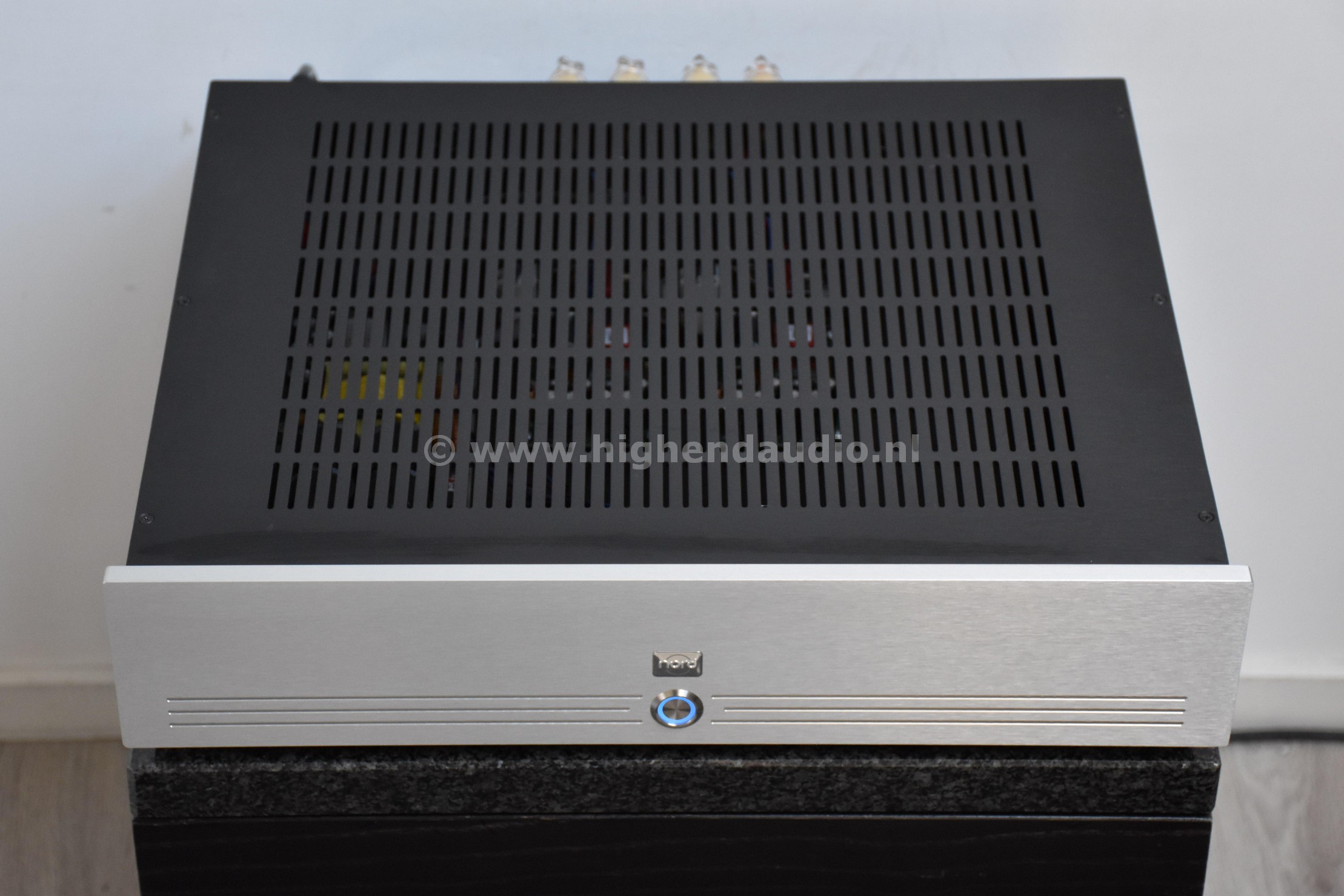 Nord-Three1ET400AST-2625-top_wm