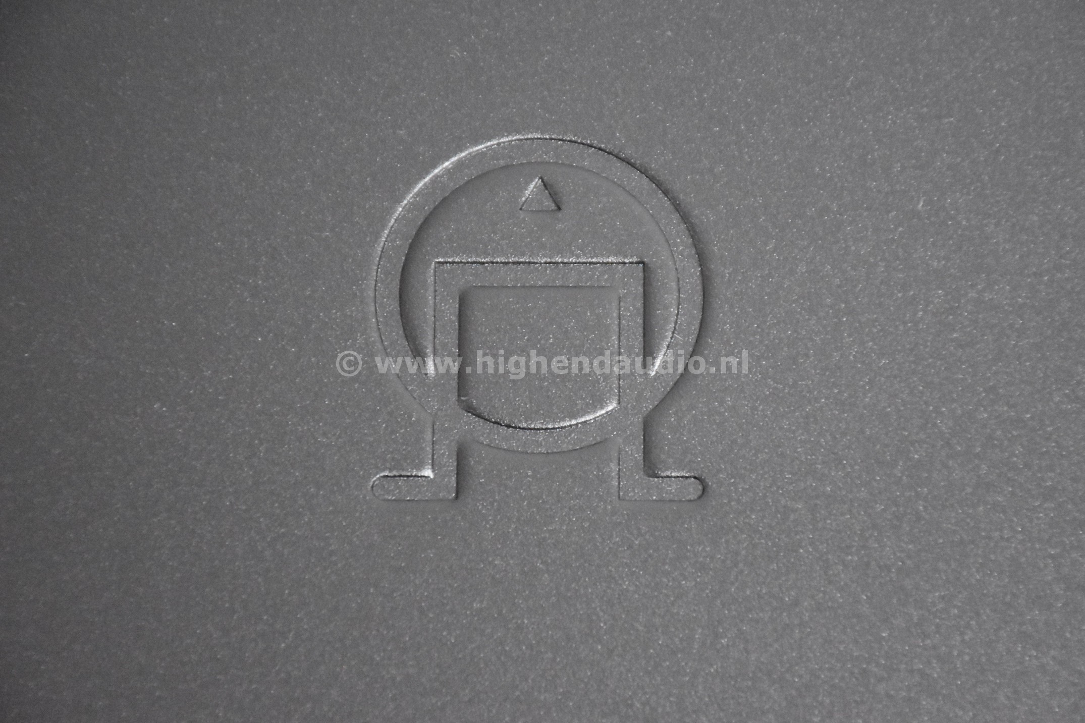 Primare-R35-6181352019-topcloseup_wm