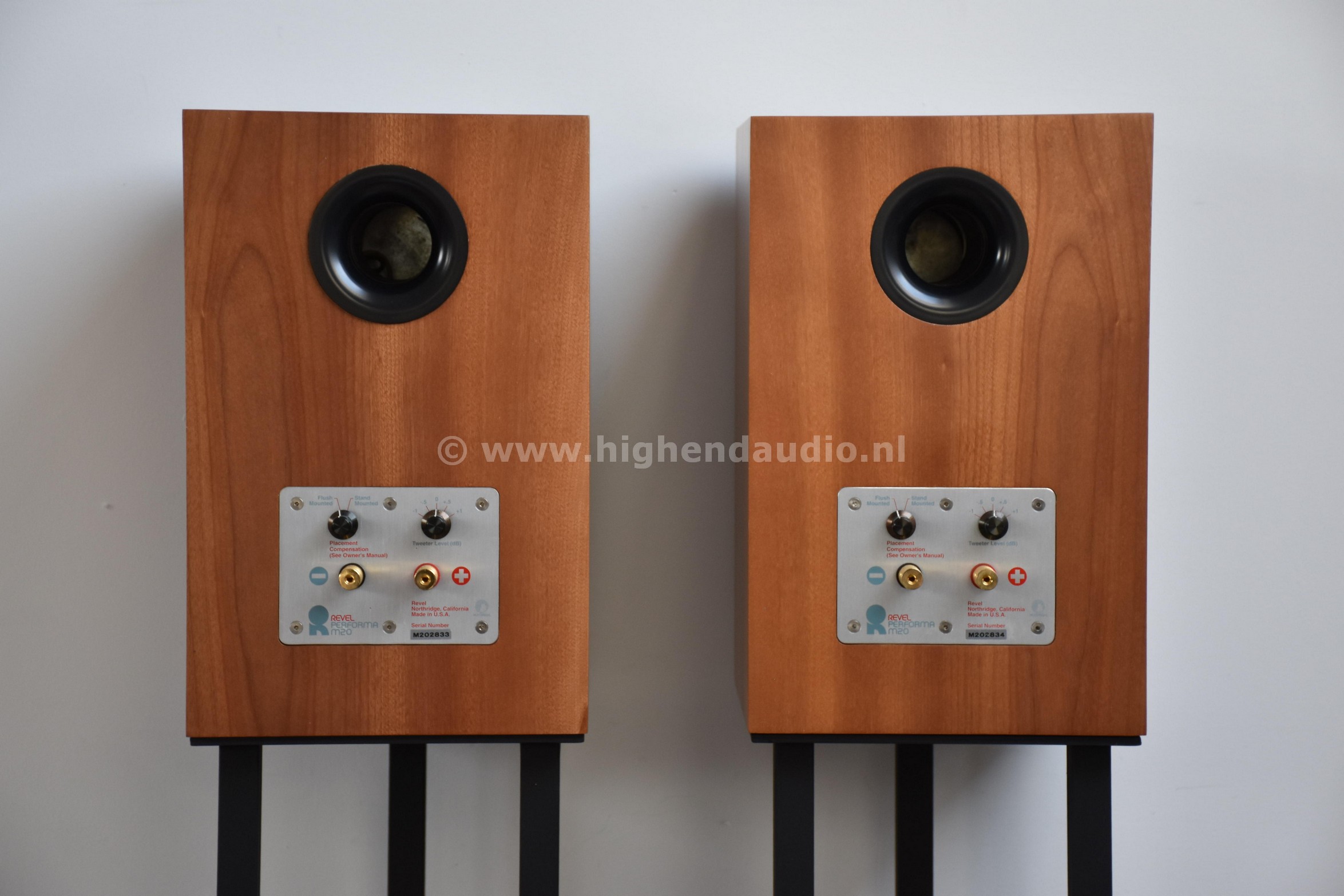 Revel-M20-M202833-M202834-backtop_wm