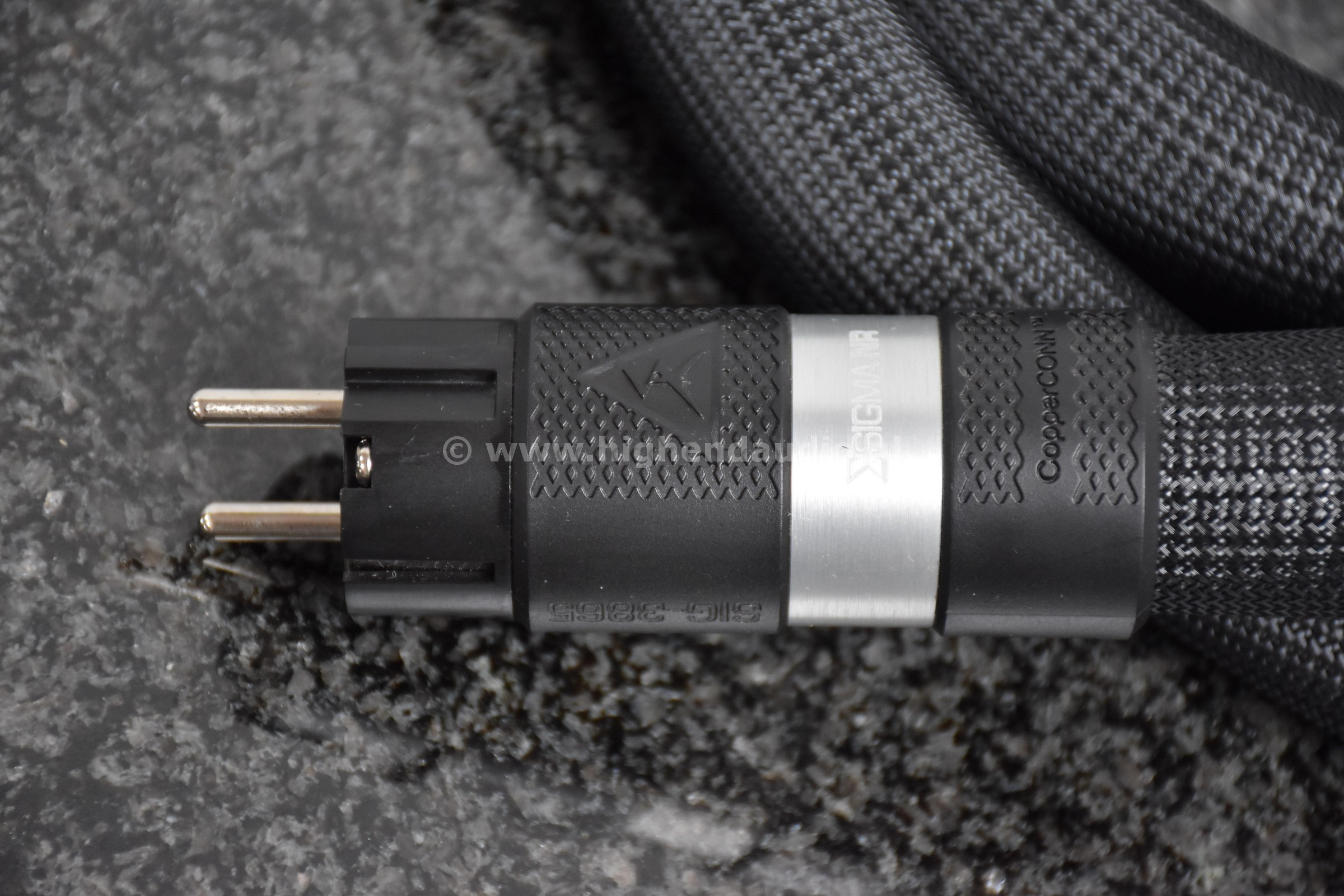 Shunyata-SigmaNR-1,75m-SIG3865-detail3_wm