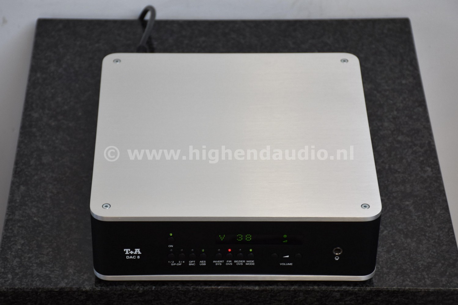 T+A DAC8 -with preamp- -SOLD- - Image 2