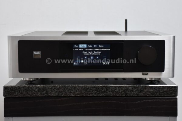 NAD M12 -with BluOS streaming module-