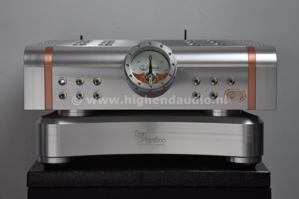 Dan D'Agostino Momentum MxV integrated -Phono & DAC-