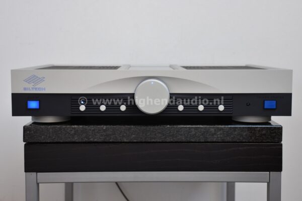Siltech SAGA C1 -battery powered tube preamp-