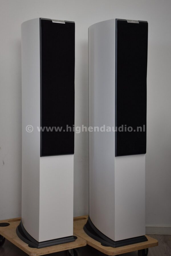 Audiovector R3 Arreté